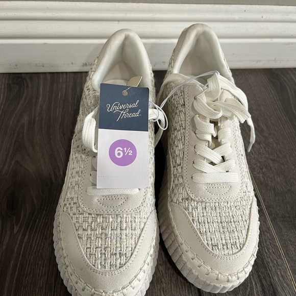 Women’s Persephone Sneakers. Size 6.5. Color White - Picture 7 of 9